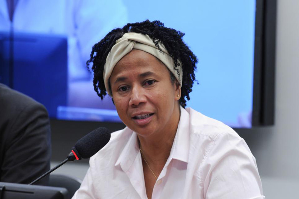 Deputada Silvia Cristina lamenta sobre a outorga das retransmissões de rádio na Amazônia Legal