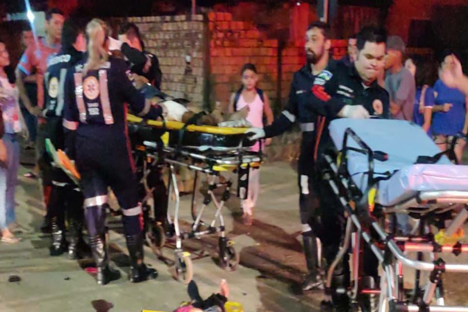 Tia e sobrinha ficam em estado grave em acidente entre carro e moto