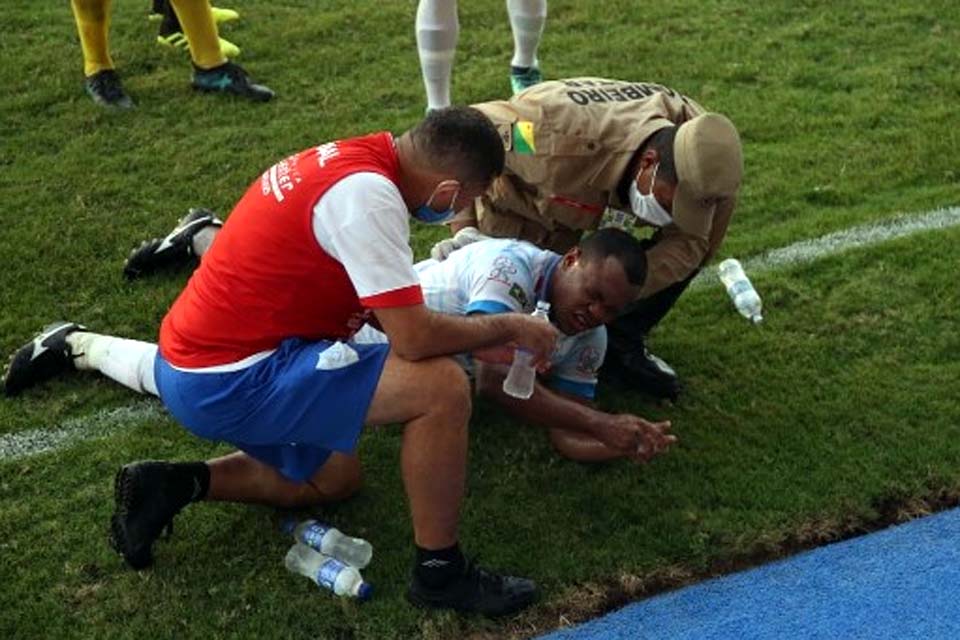 Jogadores do Ji-Paraná brigam após substituição e são expulsos