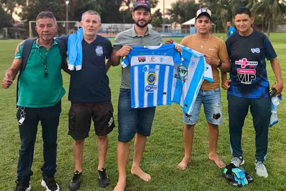 Alunos da Escolinha do Cedel BNH participam de atividades junto com os pais