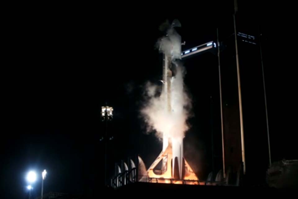 Missão da SpaceX decola para a Estação Espacial Internacional
