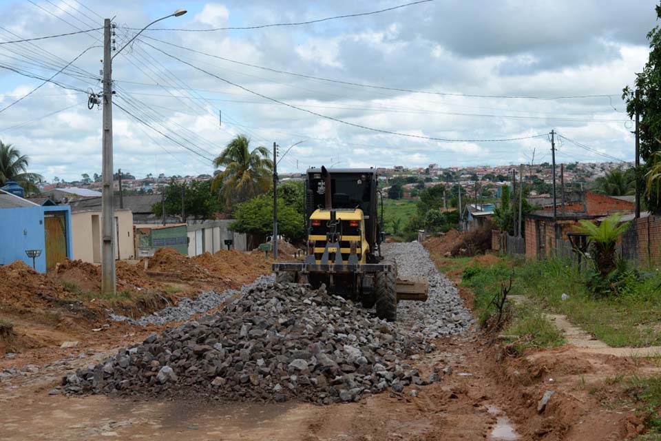 Prefeitura segue com obras de pavimentação de ruas