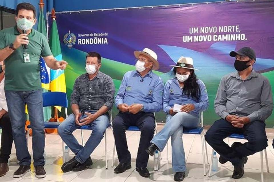 Assentamentos: Força tarefa vistoria cerca de mil lotes e Contratos de Concessão de Uso - CCUs são entregues