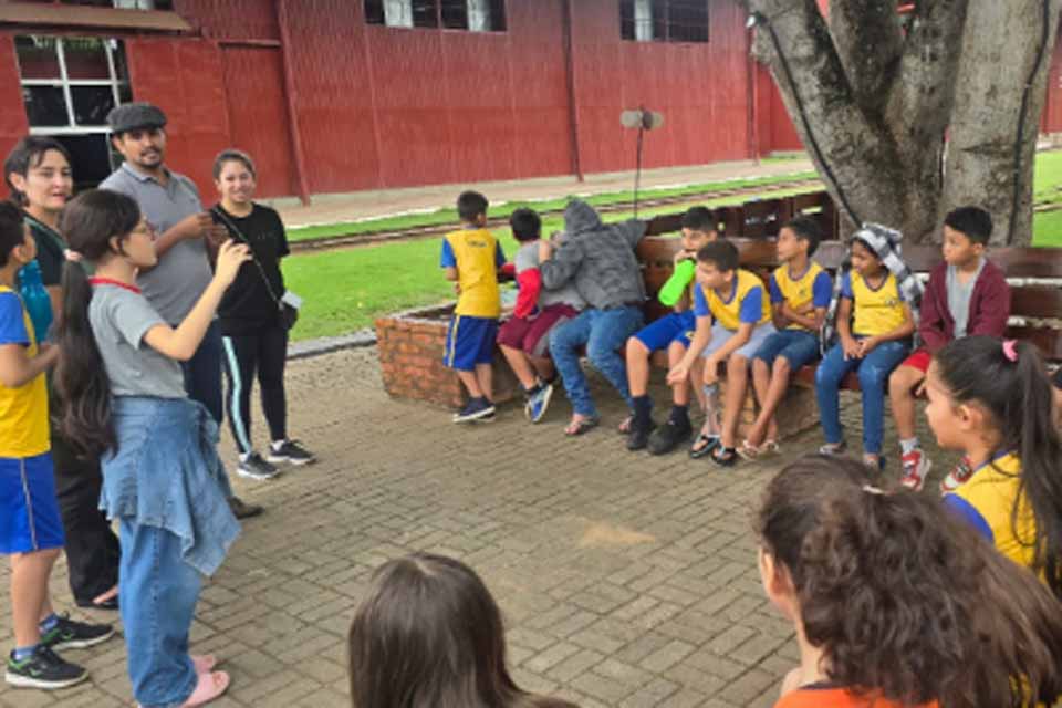 Alunos da rede municipal exploram a história e cultura de Porto Velho em visita ao Complexo da Estrada de Ferro Madeira-Mamoré