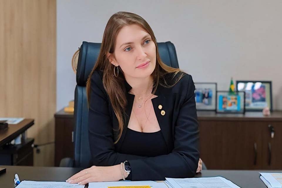 Deputada Lebrinha viabiliza R$ 594 mil para construção de campo society em Teixeirópolis