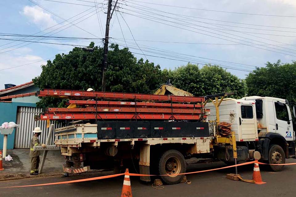 Reforço na rede elétrica chega ao setor 01, depois de várias reclamações de moradores