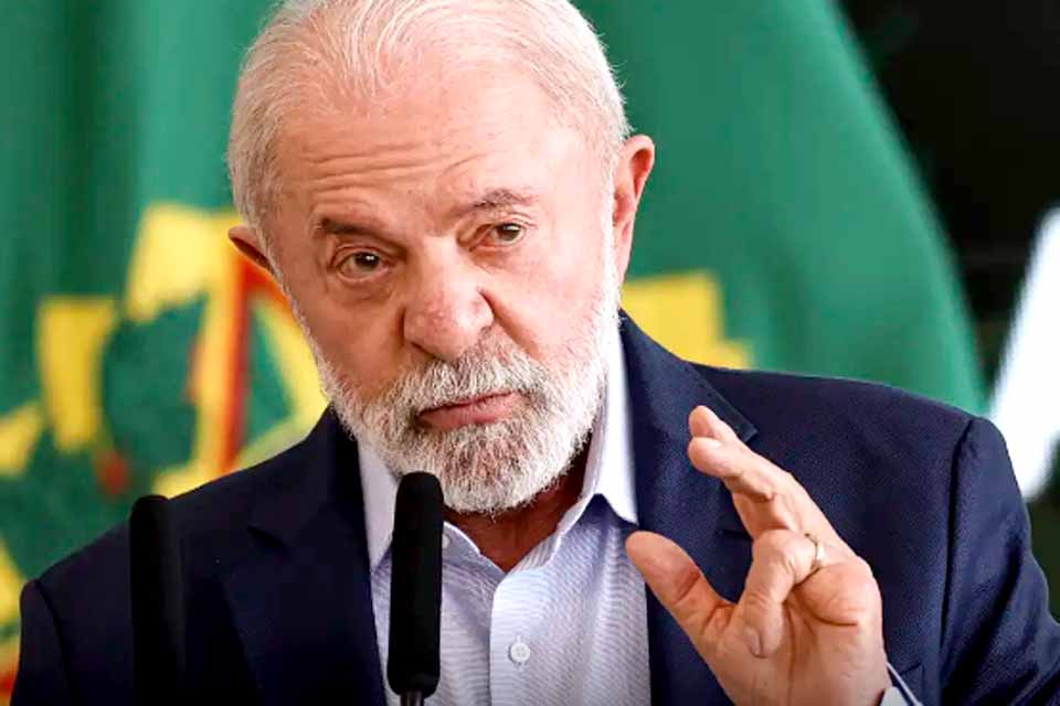 Lula finaliza plano aos setores afetados por tarifaço de Trump