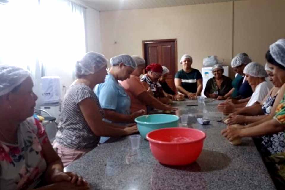 CAPS promove oficina natalina e confraternização de fim de ano para pacientes