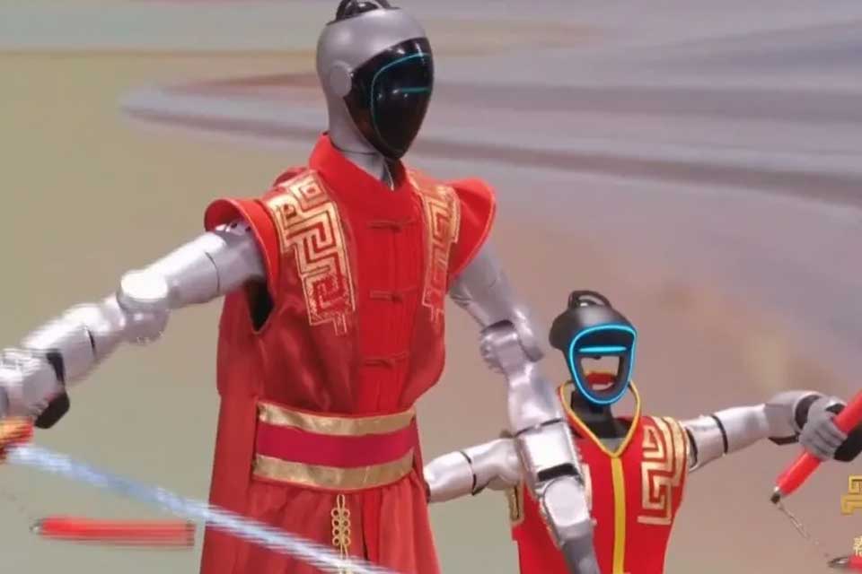 Robôs humanoides brilham em apresentação do Ano Novo Lunar chinês