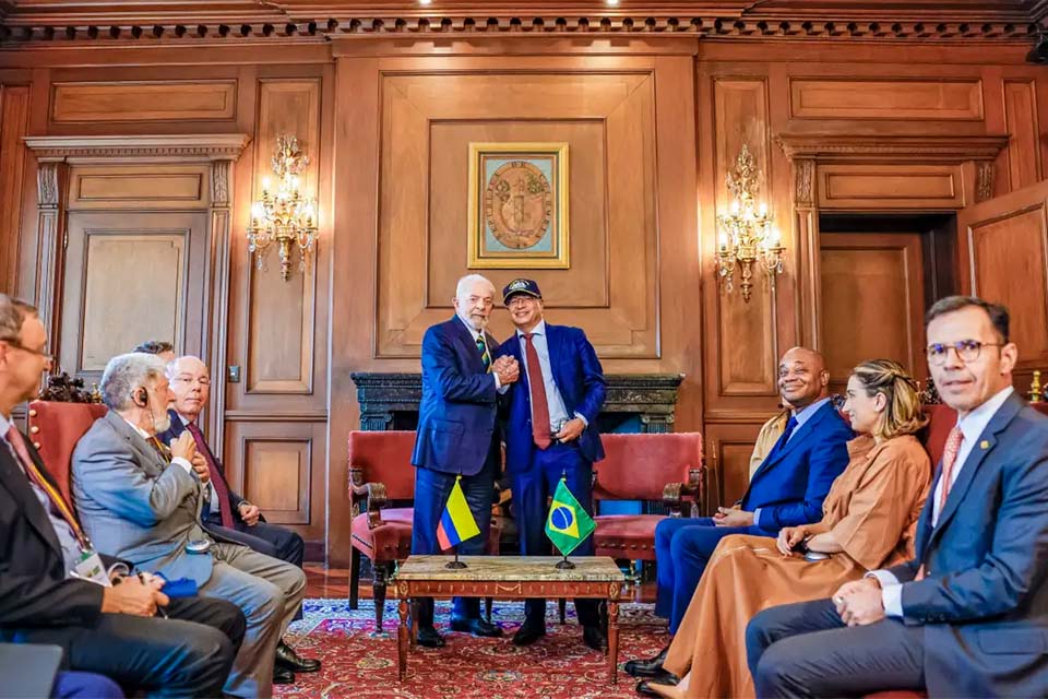 Colômbia propõe garantia de vida a quem perder eleição na Venezuela