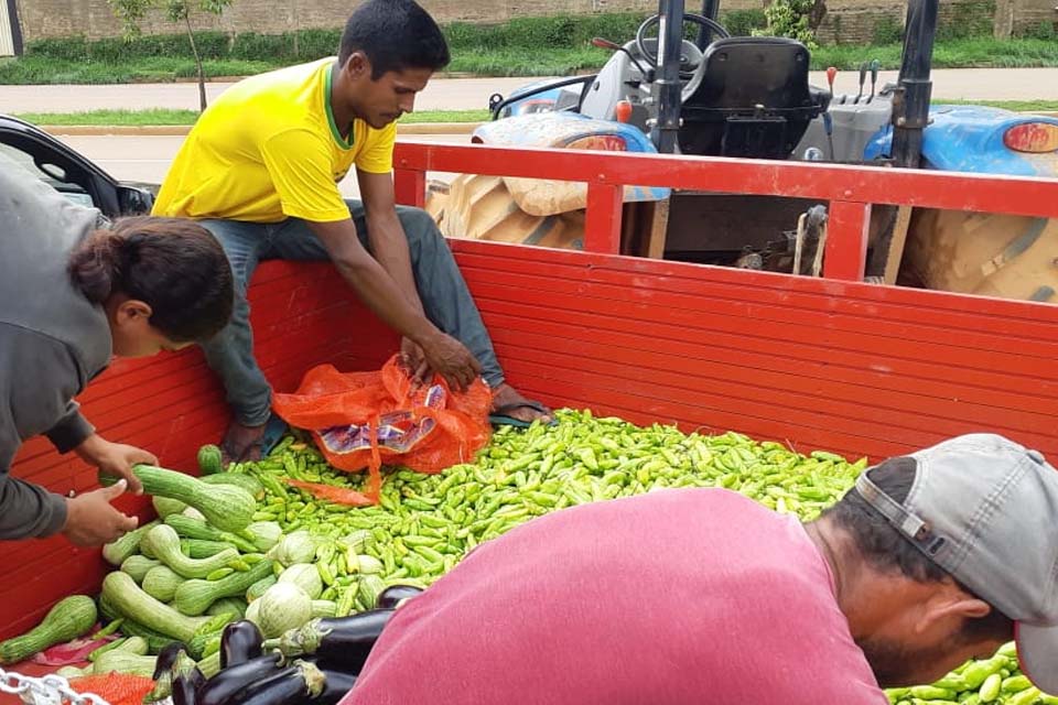 Secretário de Agricultura reúne-se com produtores da Estrada do Belmont