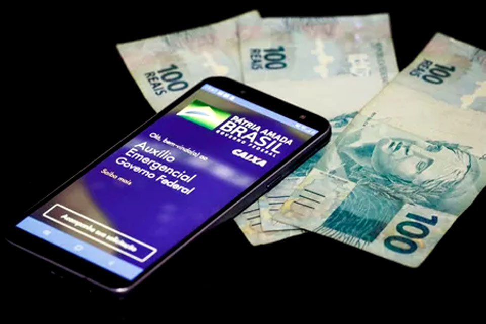 Trabalhador que teve parcela de R$ 300 cancelada tem até hoje para contestar