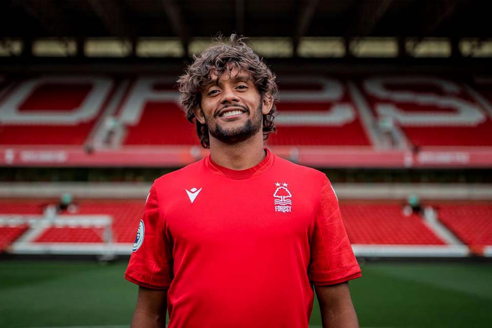 Nottingham Forest anuncia oficialmente a contratação de Gustavo Scarpa
