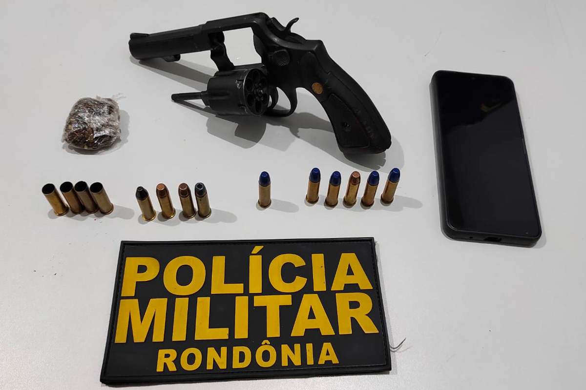Suspeito de homicídio reagem à abordagem da PM, é contido e preso