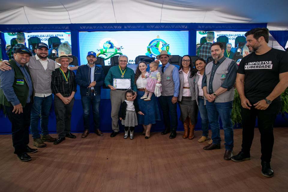 Assembleia Legislativa homenageia personalidades políticas e empresariais durante a 12° Rondônia Rural Show