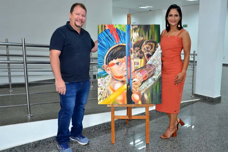 Artista de Nova Mamoré expõe telas na Assembleia Legislativa, a convite do deputado Dr. Neidson
