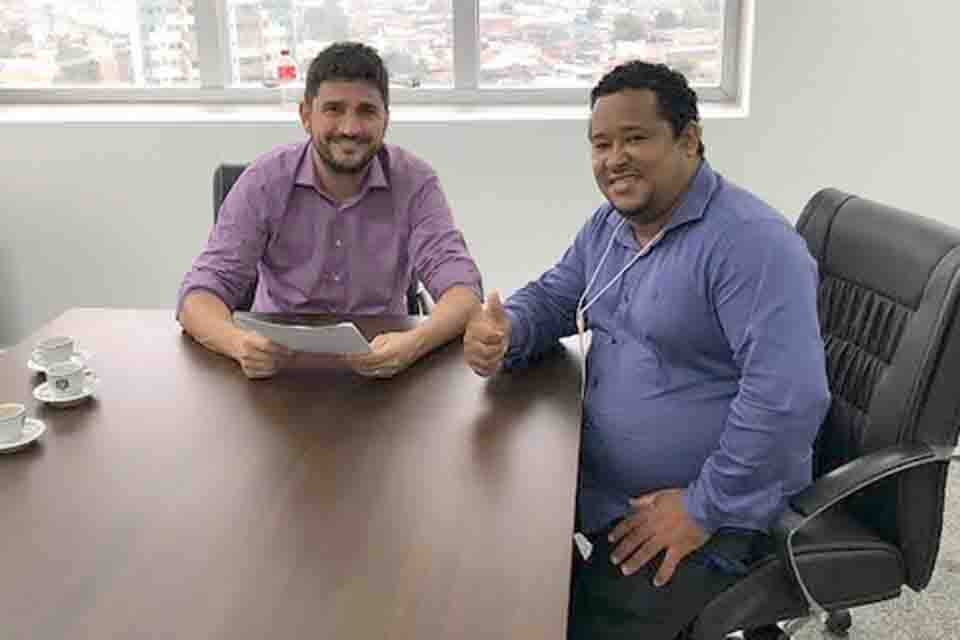 Vereador pede apoio do deputado Jean Mendonça para a Agricultura e Educação de Primavera de Rondônia