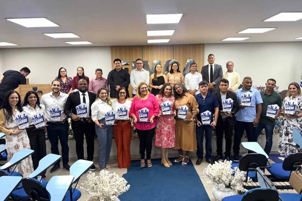 Profissionais da saúde do município de Jaru foram homenageados na noite da última terça-feira (16)