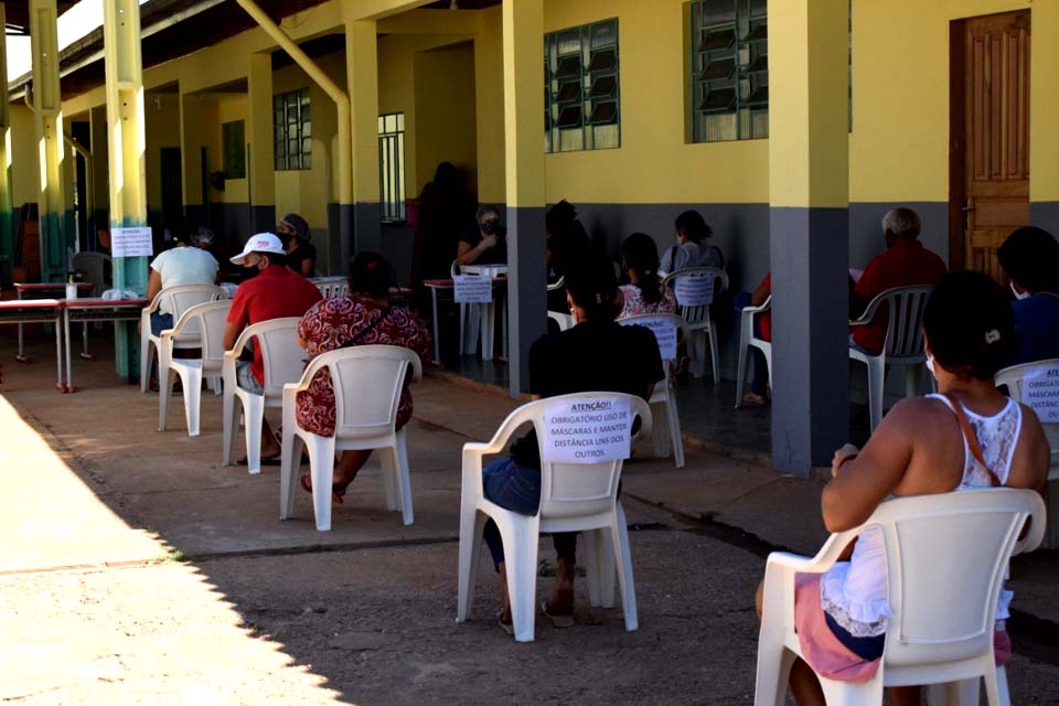 Semed inicia distribuição de gêneros alimentícios oriundos da agricultura familiar para escolas municipais