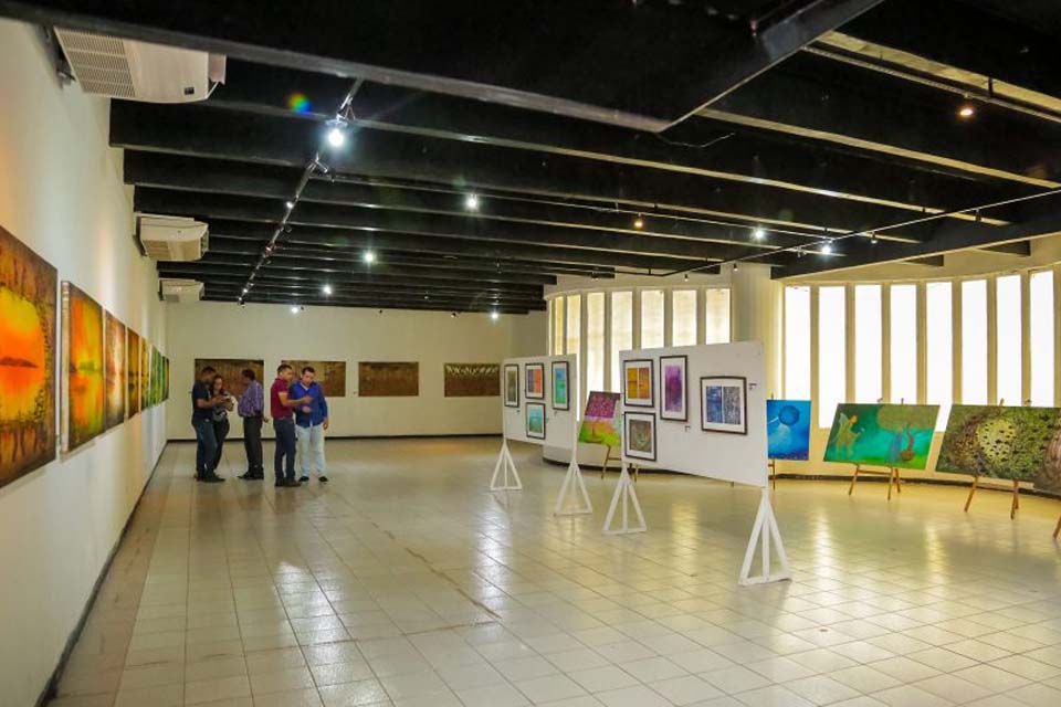 Exposições de artes visuais e plantas são atrações na Casa da Cultura Ivan Marrocos em Porto Velho