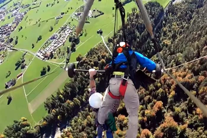 Homem não se prende direito e quase cai de asa delta 