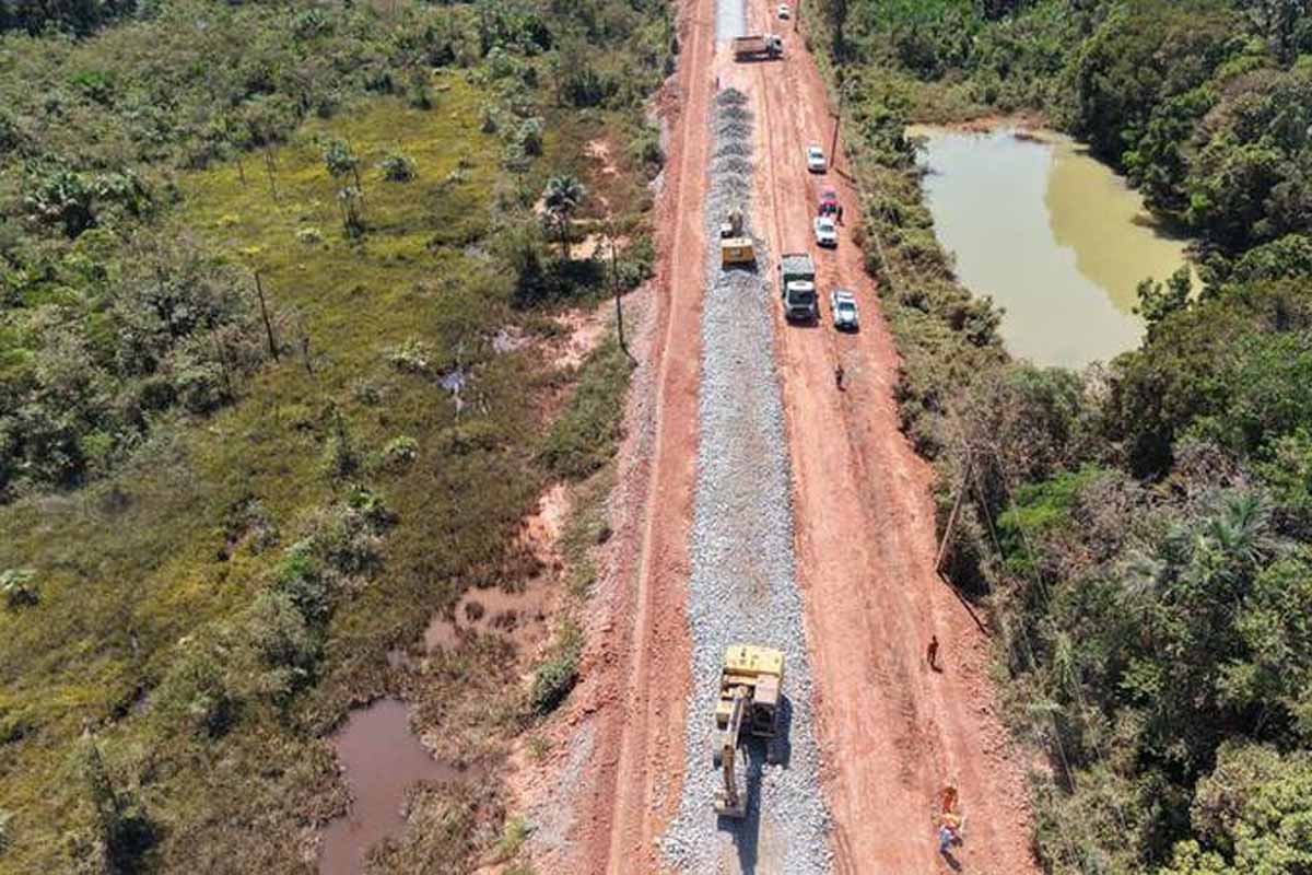 Lula e ministro confirmam início das obras do “trecho do meio” na BR-319, que liga Rondônia ao Amazonas
