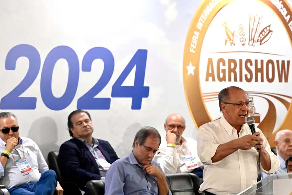 Alckmin defende diálogo com Congresso sobre desoneração da folha