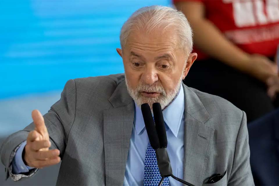 Lula embarca para a Colômbia na terça-feira