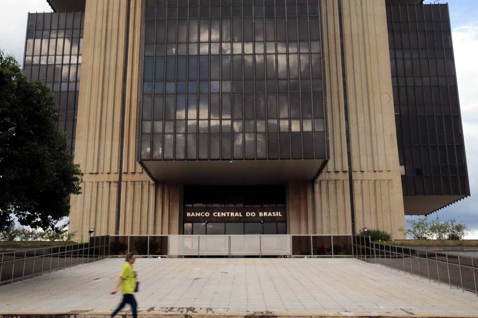 Mercado financeiro aumenta projeção da inflação para 3,43%