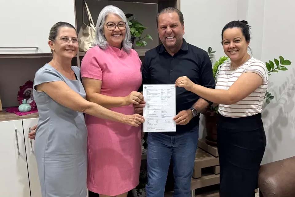 Cirone Deiró destina R$ 151 mil para veículo da Associação Mulheres de Lenço em Rolim de Moura