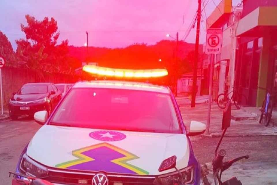 PM apreende menores e arma de fogo após tentativa de fuga