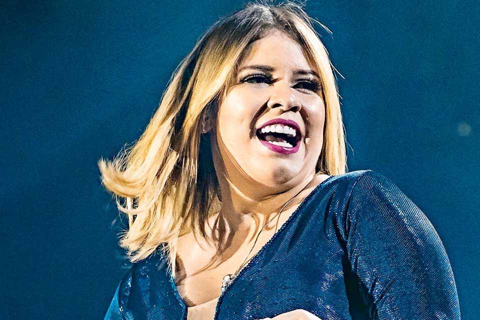 AO VIVO - Marília Mendonça faz live show nesta quarta-feira; Assista
