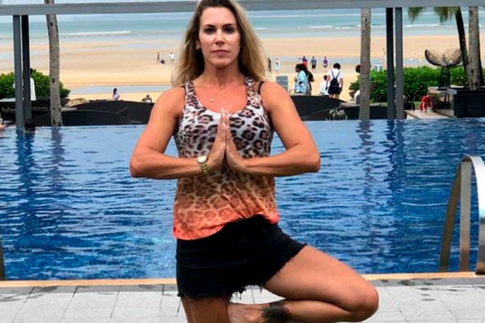 Joana Prado, ex-Feiticeira, se arrepende de ensaio nu: Só Deus sabe o que eu sofri