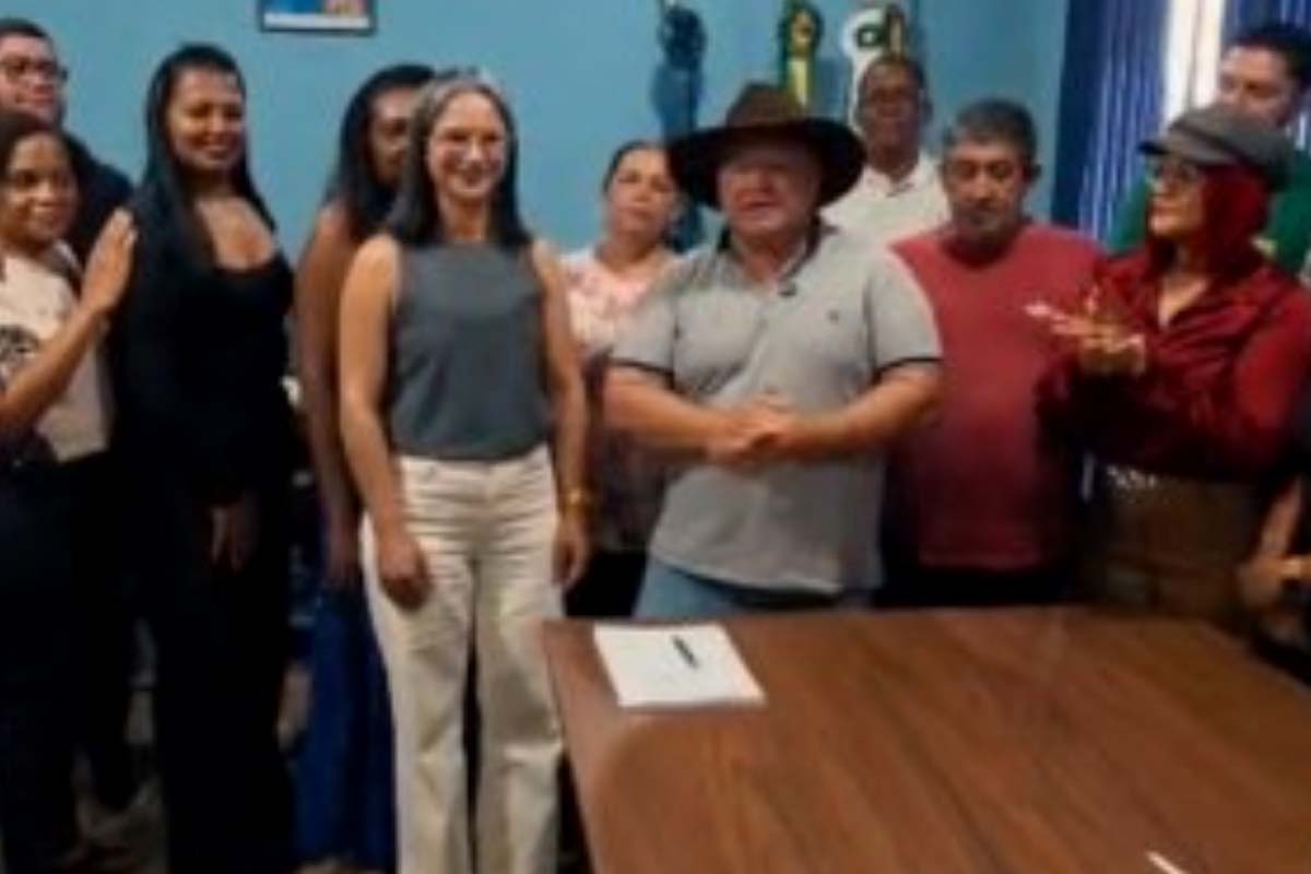 SINTERO celebra assinatura do PCCR da Educação em Itapuã do Oeste
