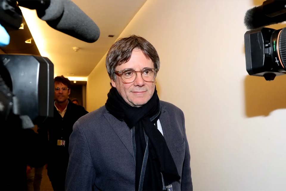 Supremo abre processo penal contra Puigdemont por infrações terroristas