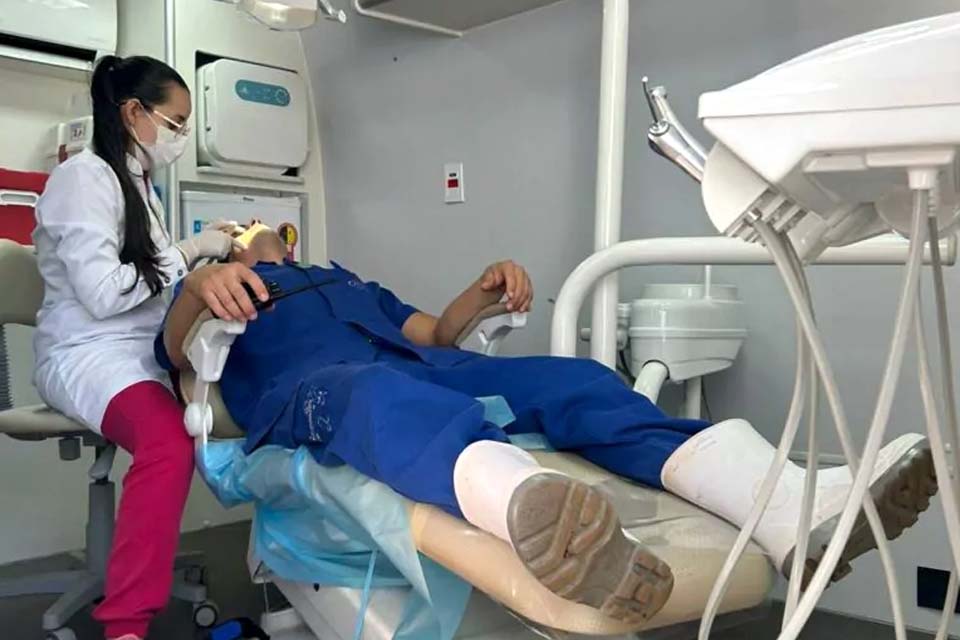 Prefeitura de Espigão promove ações de promoção e prevenção em saúde bucal na empresa Globoaves