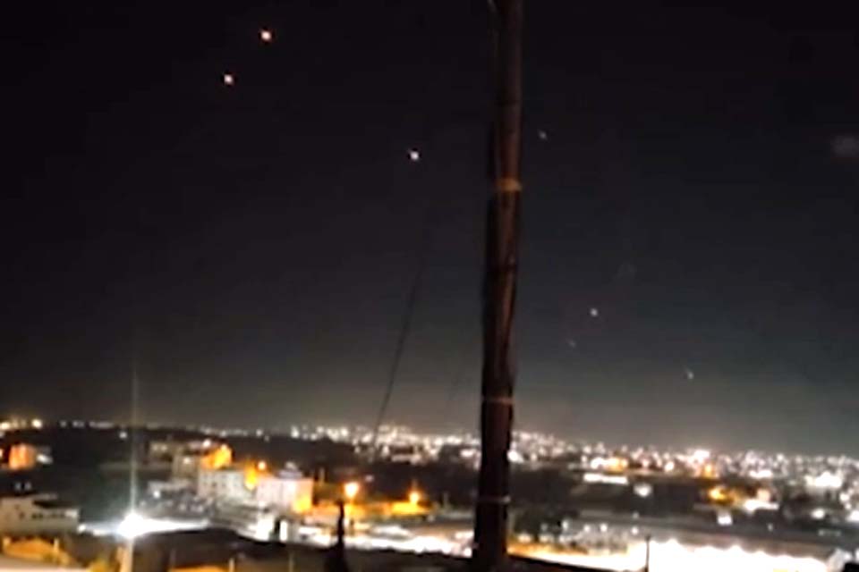 Irã diz que vai restaurar indústria nuclear atacada por EUA e Israel