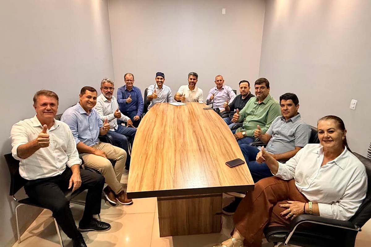 Liderados por Flori, prefeitos do Cone-Sul anunciam apoio a Marcos Rogério