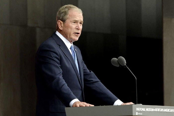 'Há provas claras de que a Rússia interferiu nas eleições', diz Bush