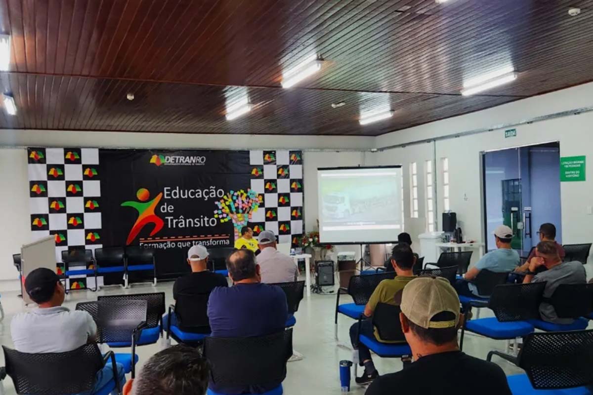 Parceria entre órgãos estaduais promove capacitação para condutores de transporte de carga indivisível
