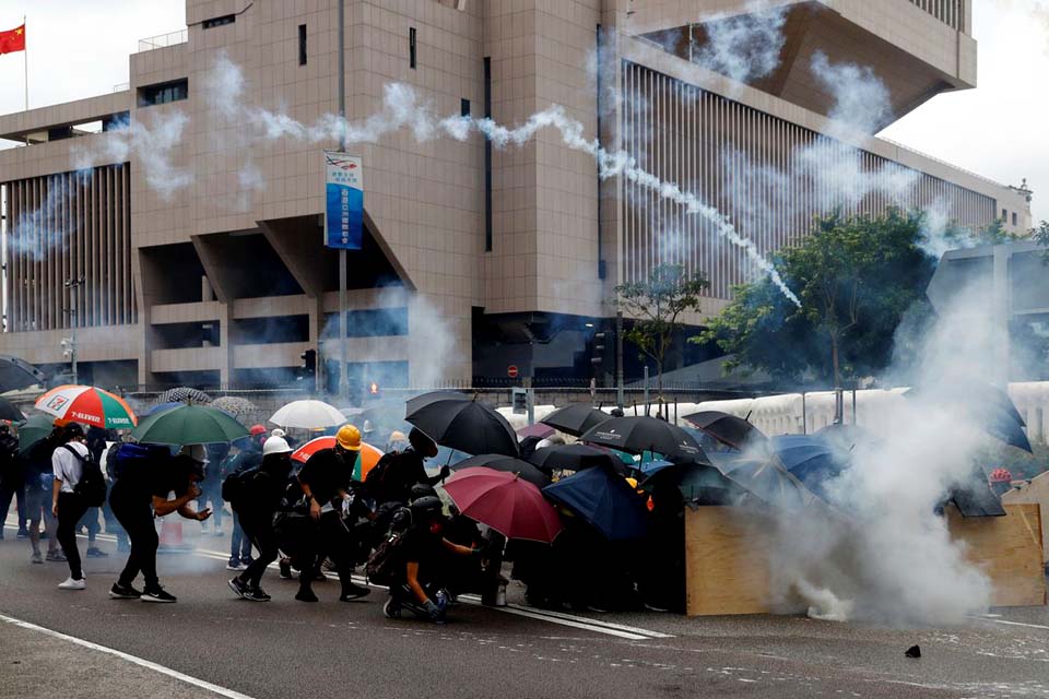Estudantes de Hong Kong boicotam primeiro dia de aula