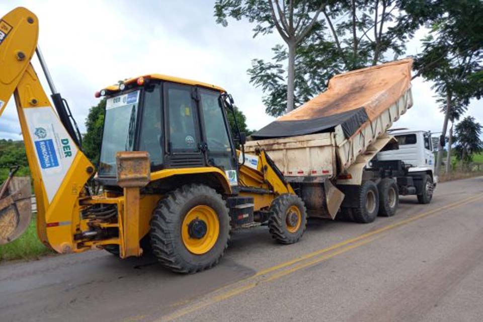 Rodovia 383 recebe manutenção na pavimentação asfáltica entre Rolim de Moura e Alta Floresta do Oeste