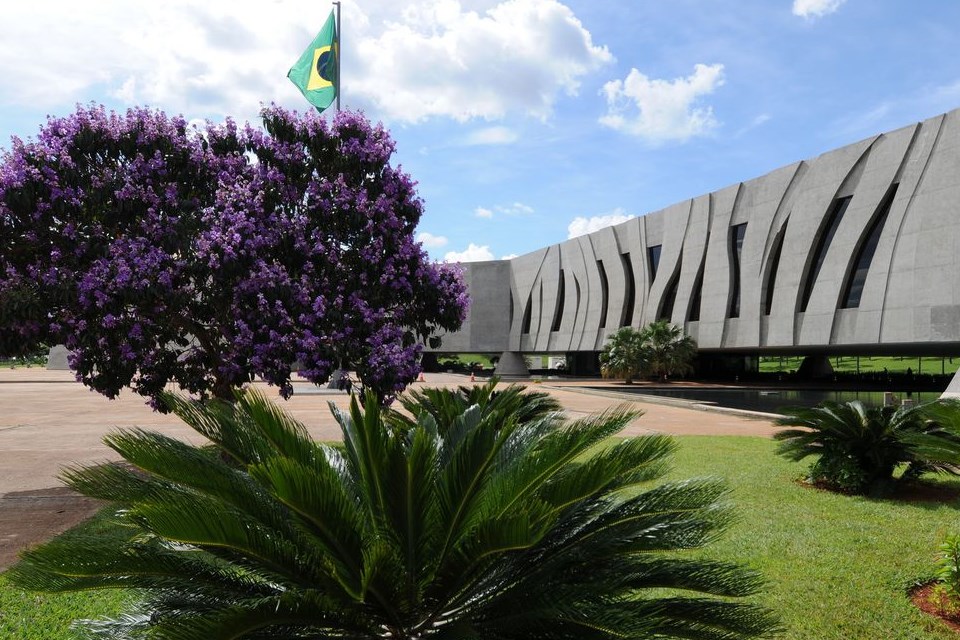 STJ decide que trabalhador com doença grave não tem isenção de IRPF