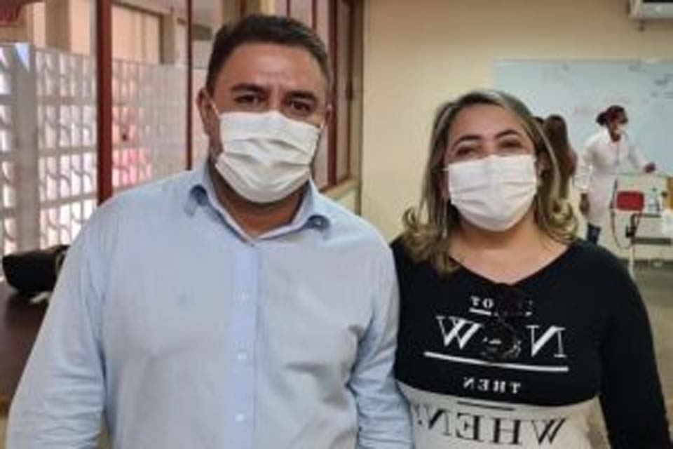 Incluídos em grupo prioritário por iniciativa do vereador Fogaça, jornalistas de Porto Velho são vacinados contra Covid-19