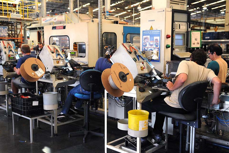 Setor de máquinas e equipamentos tem crescimento de 0,7% em 2019