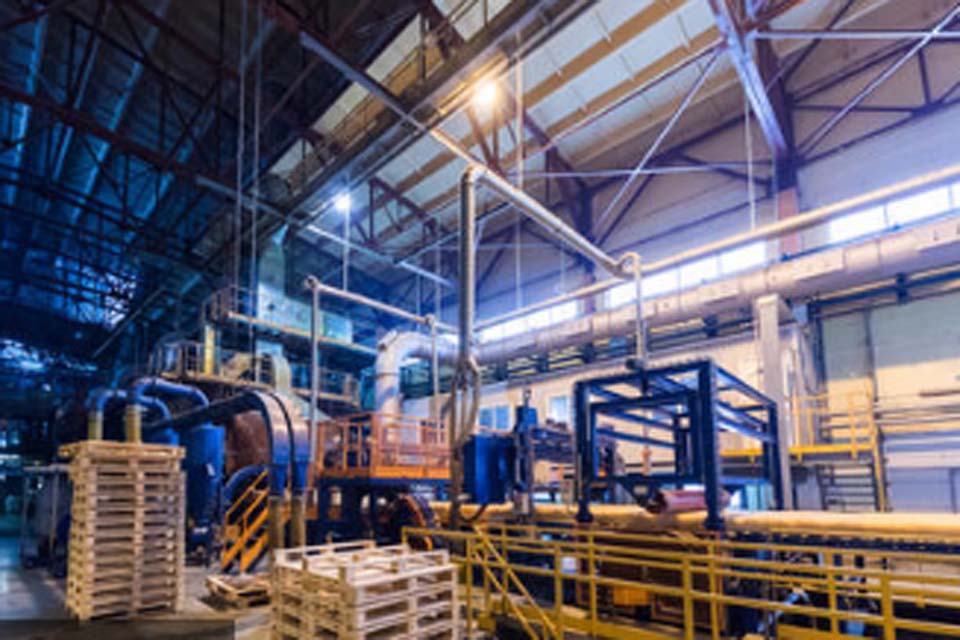 Indústria fecha 2025 com alta de 0,6%, pressionada pelos juros altos