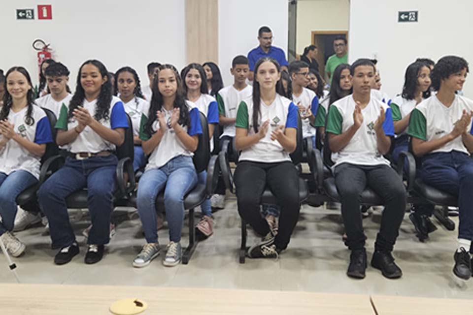 Ouro Preto: mais 22 Jovens Aprendizes aprovados em Processo Seletivo da prefeitura tomam posse