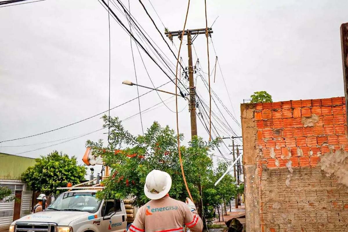 Alerta: Energisa orienta sobre cuidados com cabos de energia rompidos