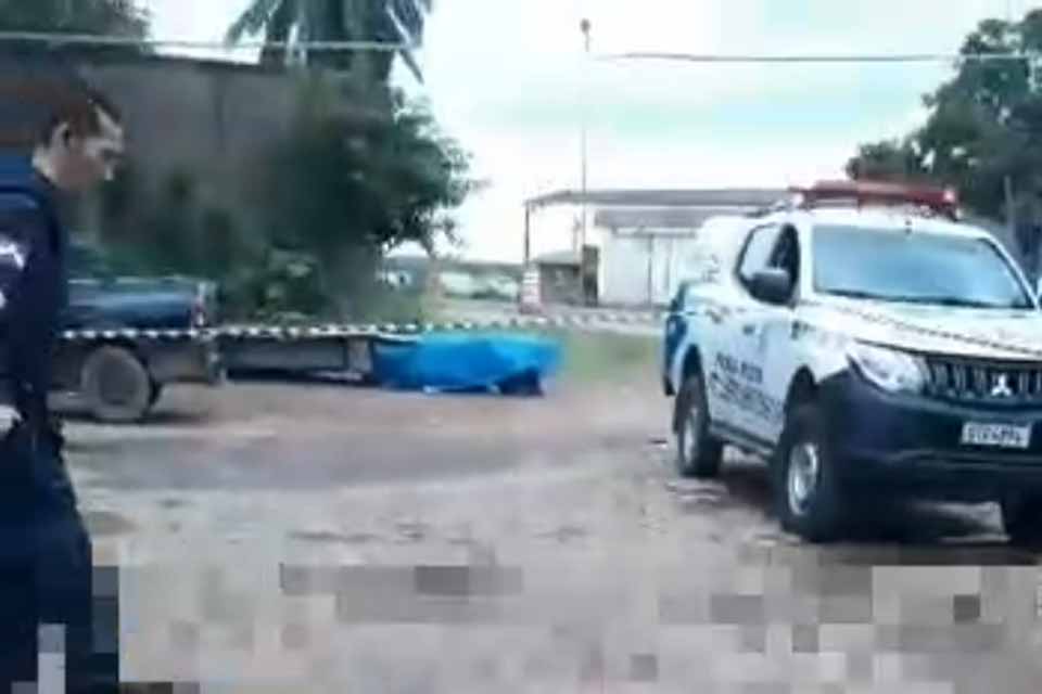 Idoso fica com vísceras expostas após ser esfaqueado na capital 