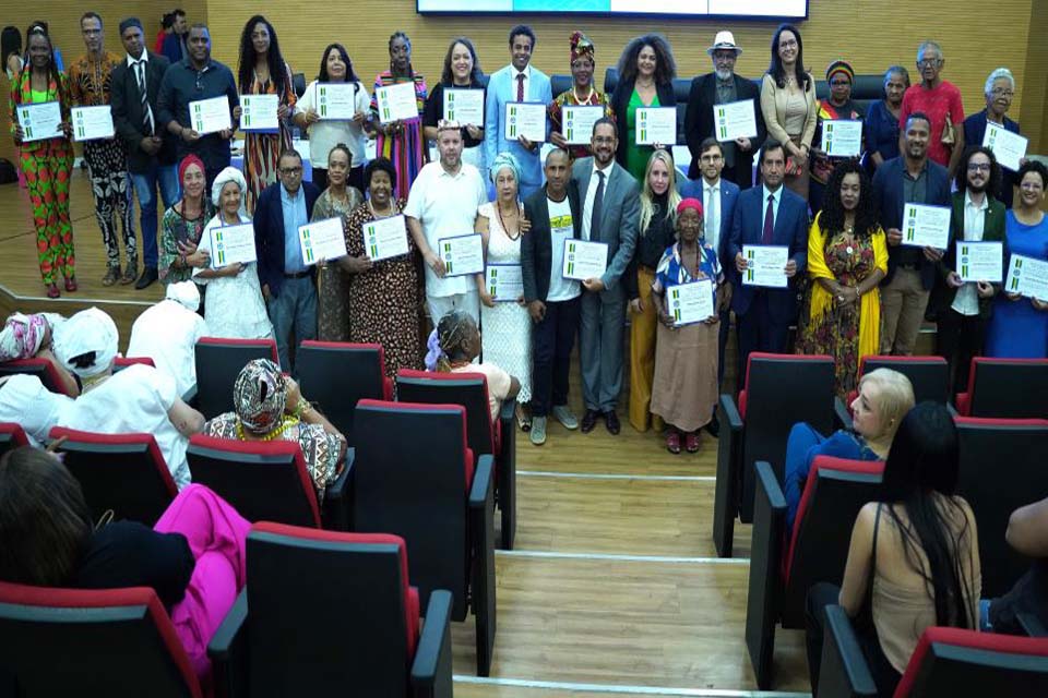 Assembleia Legislativa entrega Voto de Louvor aos defensores da promoção da igualdade racial